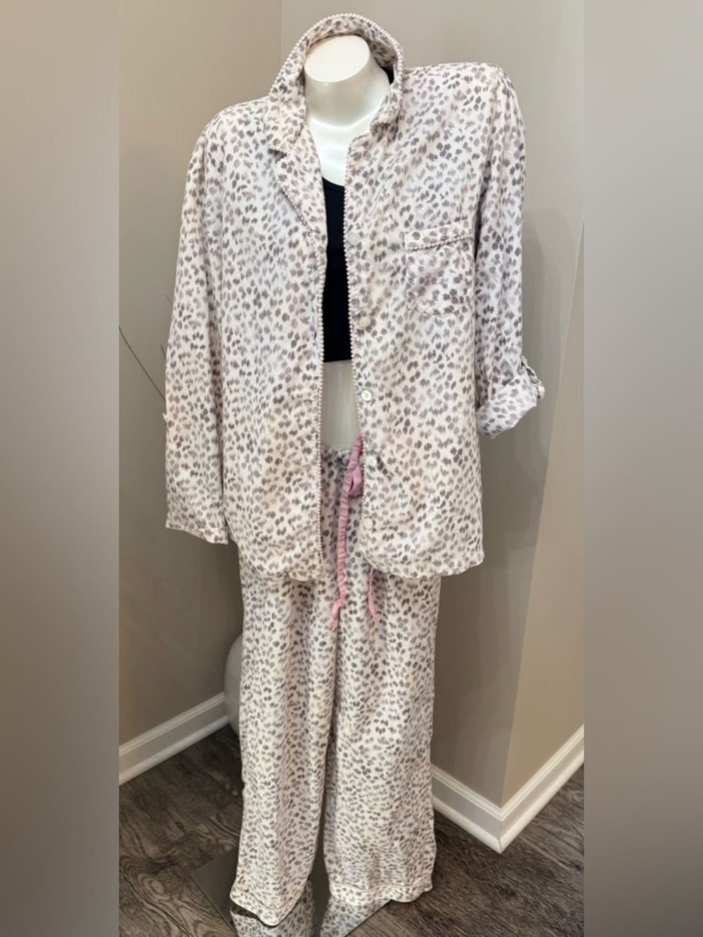 Victoria's Secret Pajamas Long Tab Sleeve & Wide Pants Sz XL Cheeta Vintage Rare